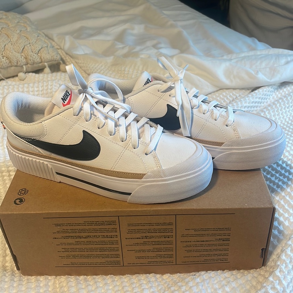 Nike Court Legacy Lift